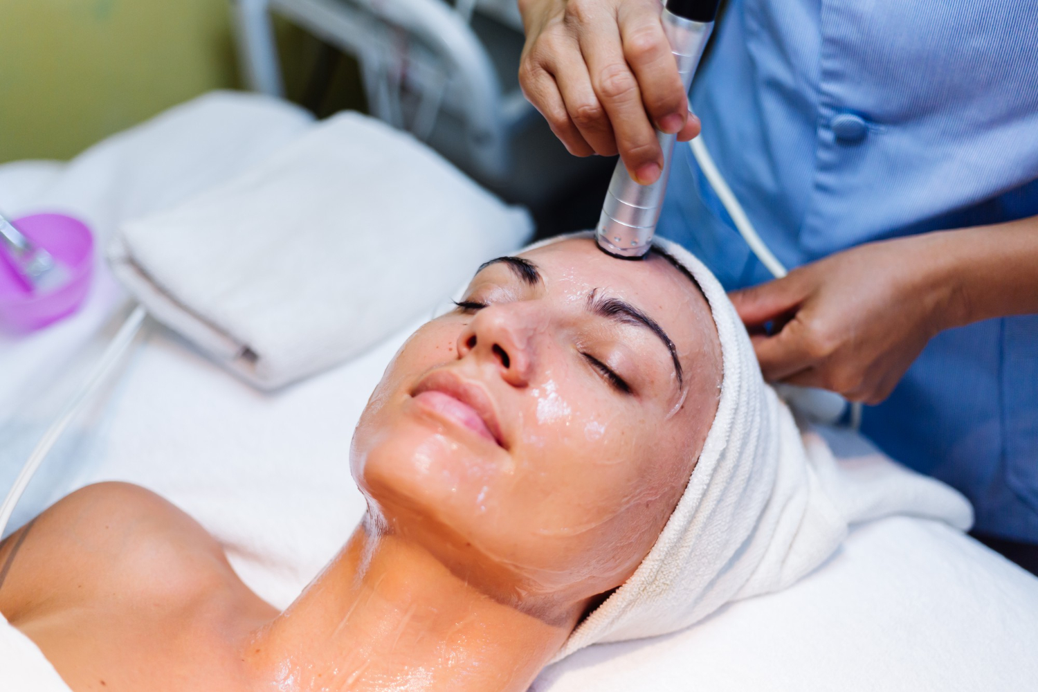 CHEMICAL PEELS & SKIN REJUVENATION